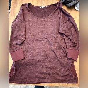 Athleta 3/4 sleeve shirt size XL